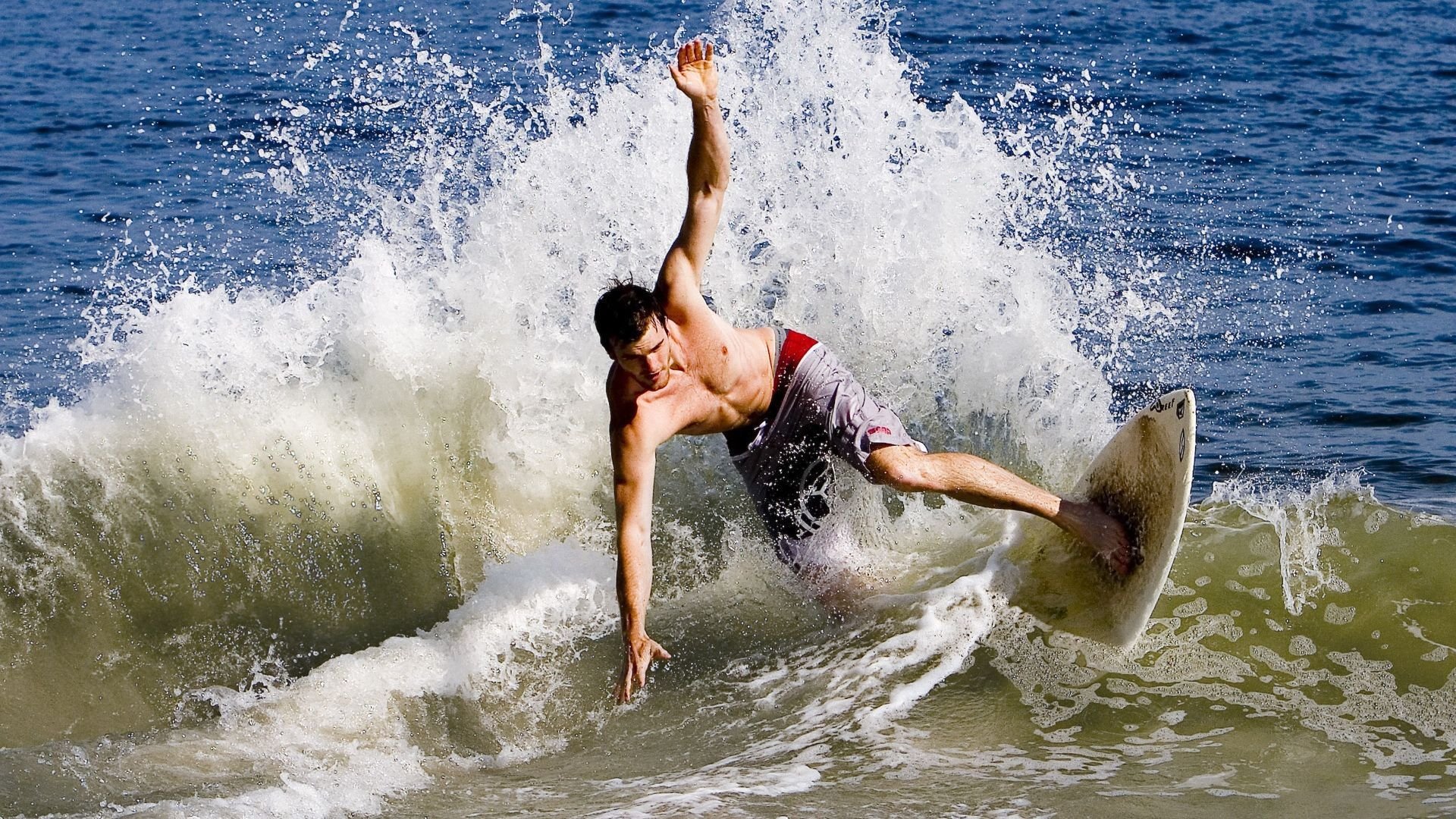 拜仁慕尼黑强势领跑德甲,争冠形势已定